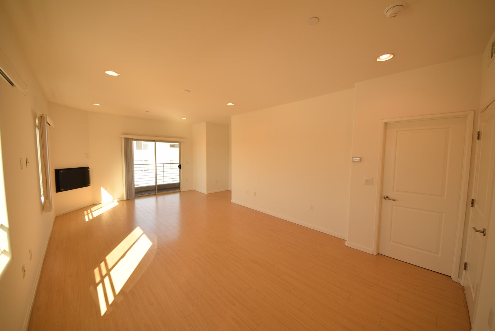 Los Angeles Apartment: 3637 Dunn Dr