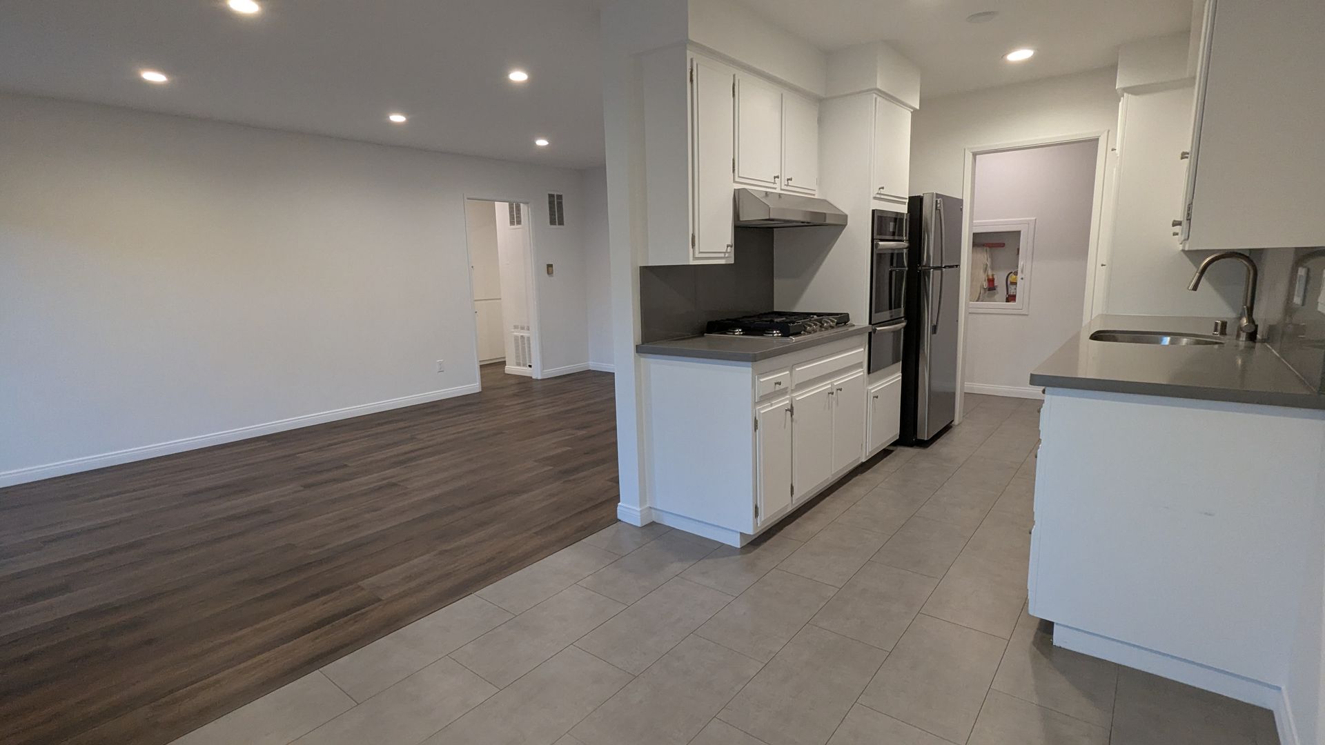 Los Angeles Apartment: 1223 S. Bundy Dr