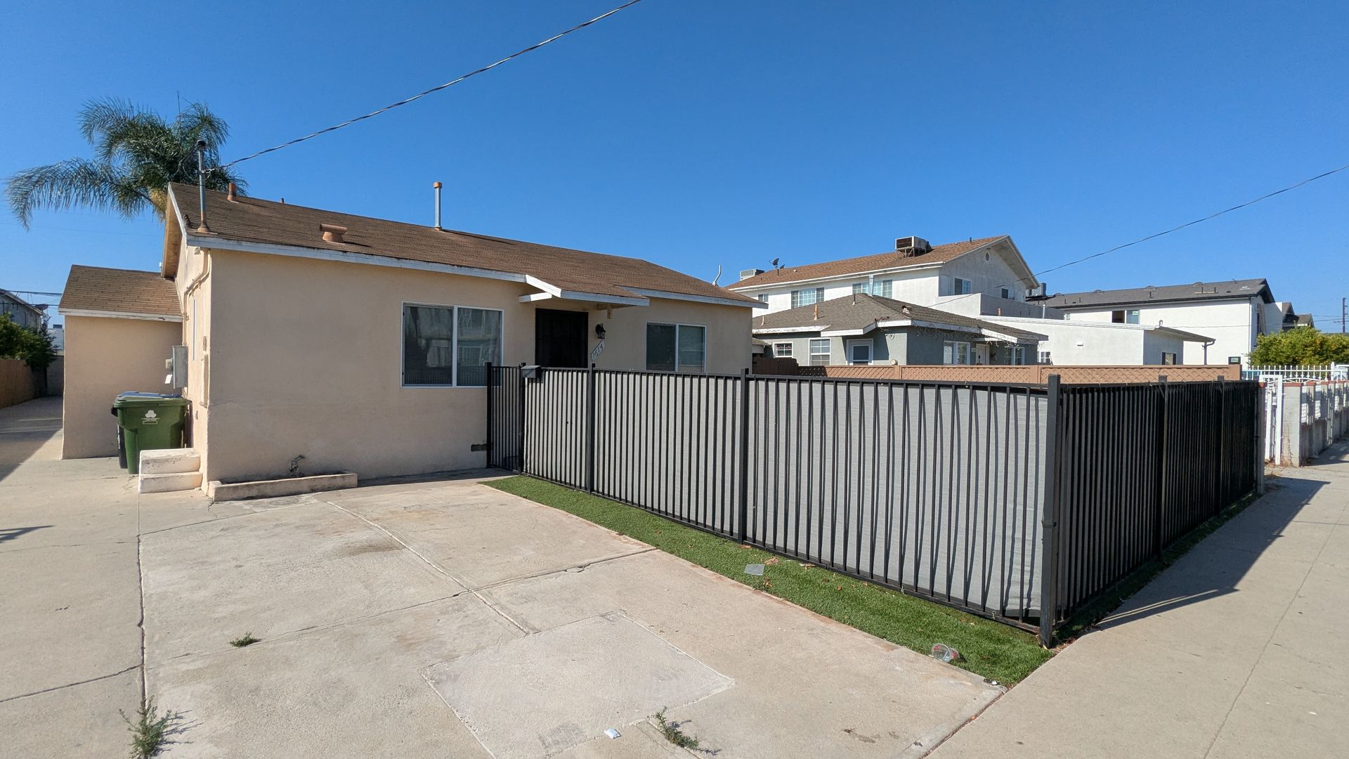 Torrance Apartment: 1610 W 205th St