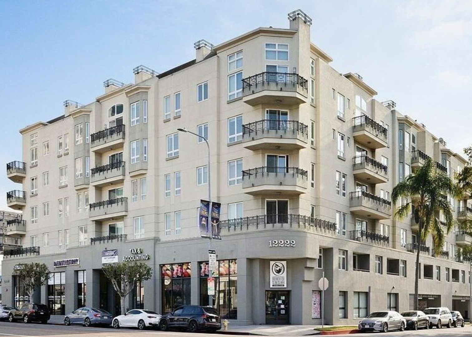 Los Angeles Condo: 12222 Wilshire Boulevard Unit 208