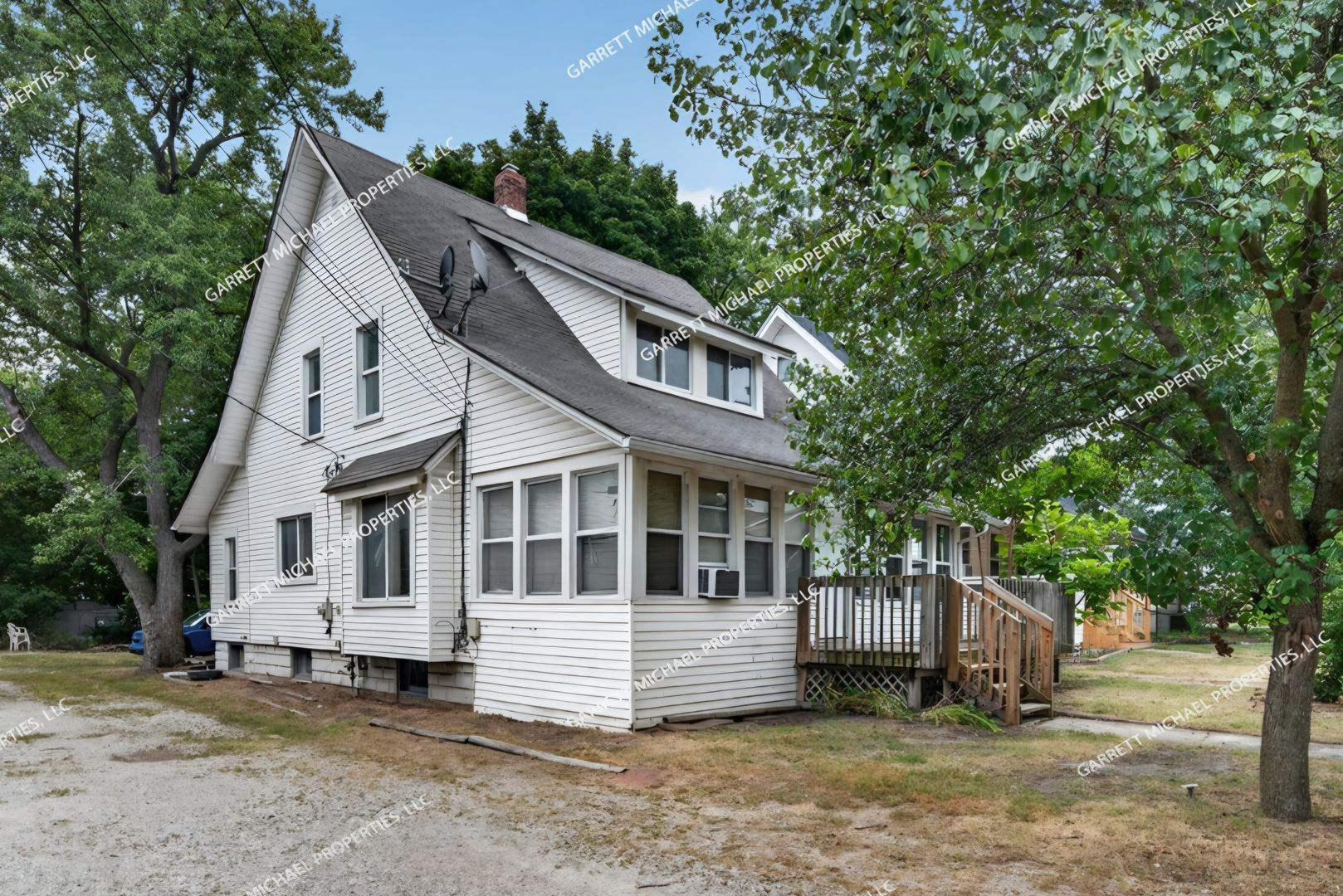 Keego Harbor Apartment: 2322 Fordham St.