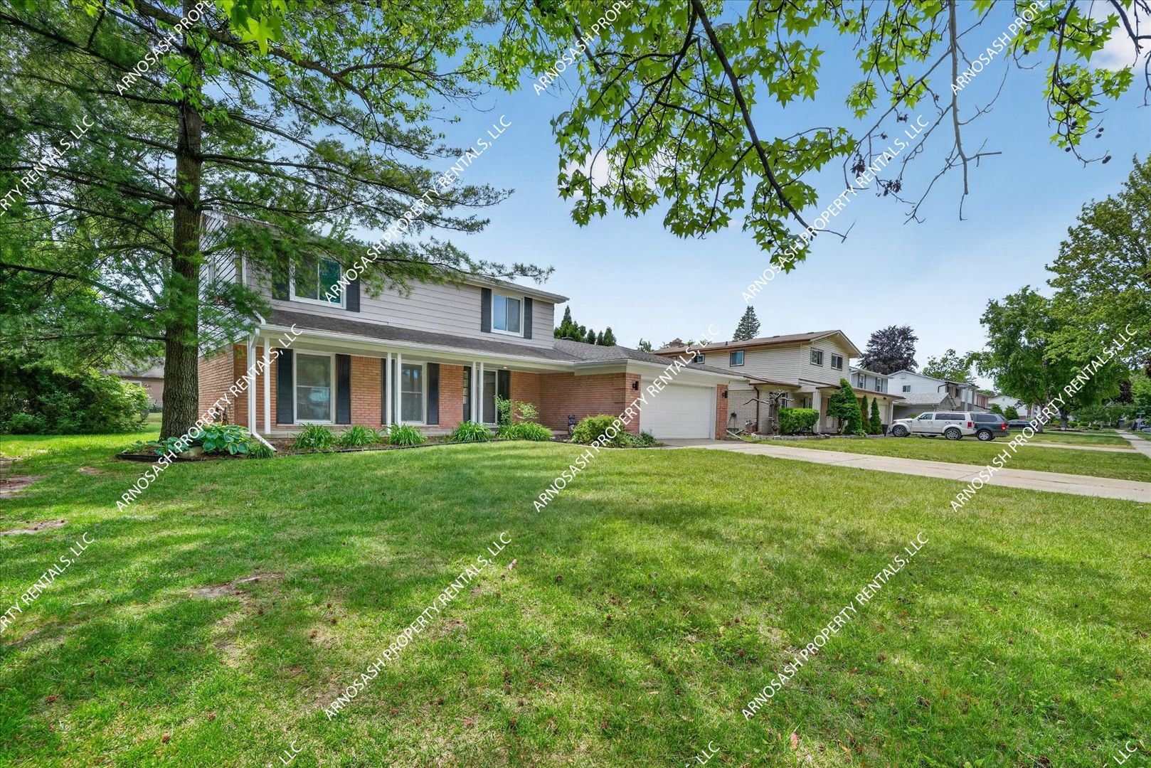 Southfield House: 27345 Harvard