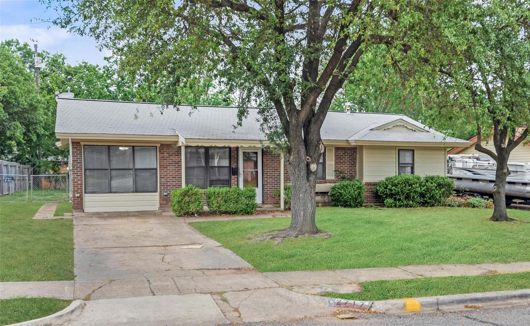 Irving House: 2717 Wesleyan Drive