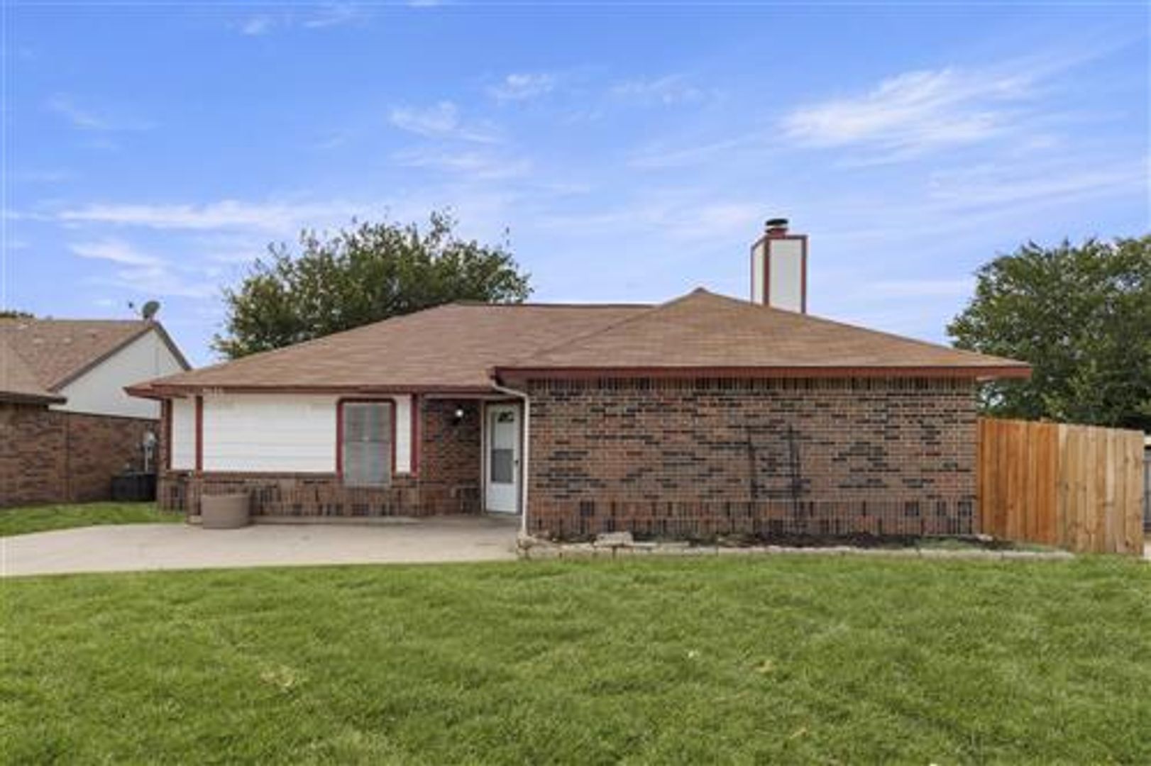 The Colony House: 4626 Larner St