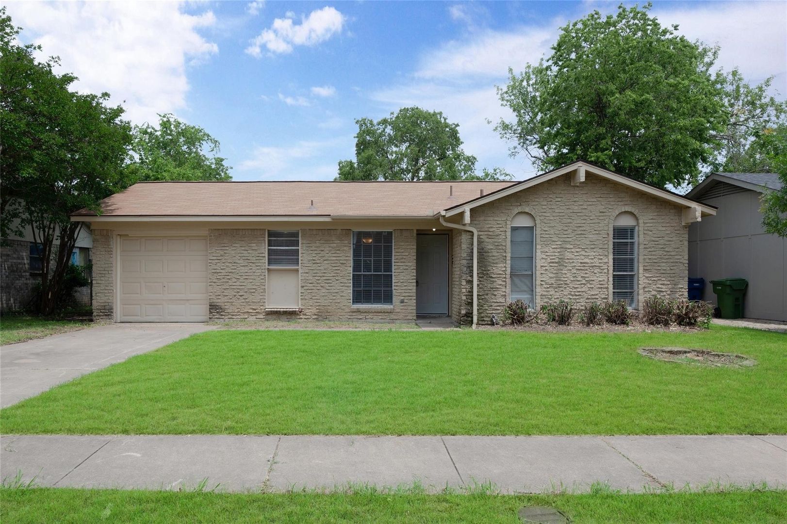 Garland House: 1725 Indian School Rd.