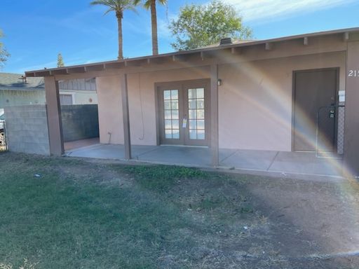 Mesa 3 bed 2 bath Main & Dobson – photo 1