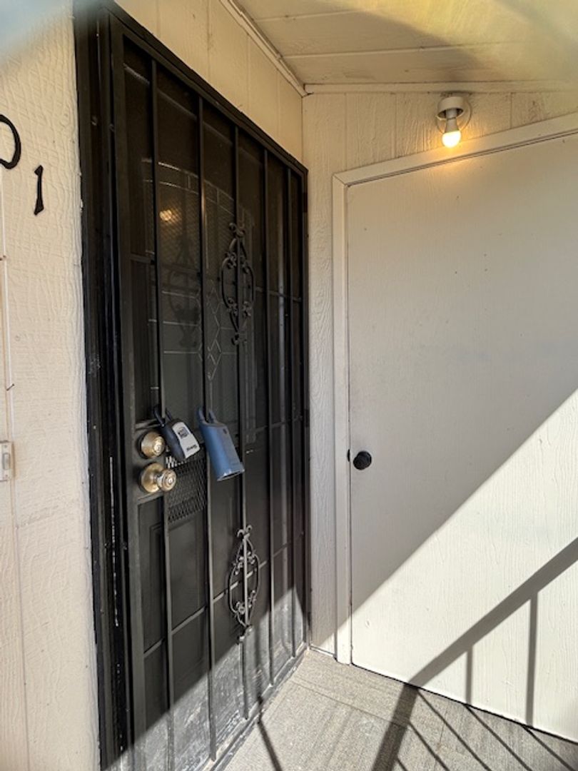 Mesa Apartment: 1843 N Spring St