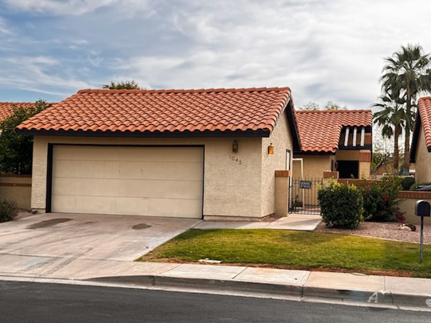 Mesa House: 1043 S Rose Circle