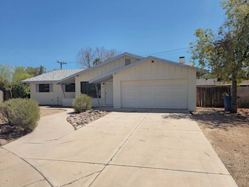 4 bedroom in Tempe – photo 1