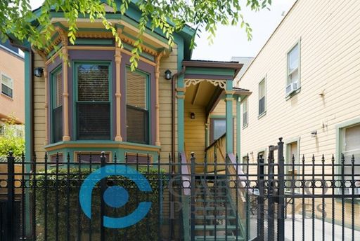 Historic Charm Meets Modern Comfort in the Heart of Downtown San Diego – photo 1