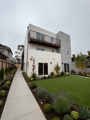 **1st MONTH FREE** Brand-New 2 Bed, 2 Bath Luxury Apartment in the Heart of Hillcrest – photo 1