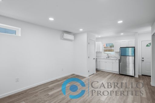 Contemporary Renovated Studio with Designer Finishes – Near Downtown San Diego – photo 1