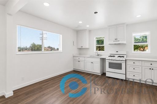New Bright & Airy Spacious 2 Bedroom Upper Unit – photo 1
