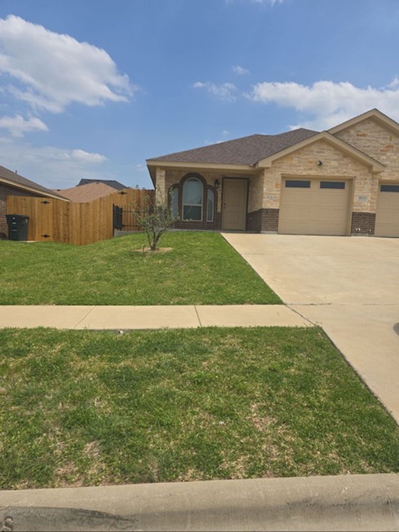 Killeen Apartment: 5506 Settlers Court
