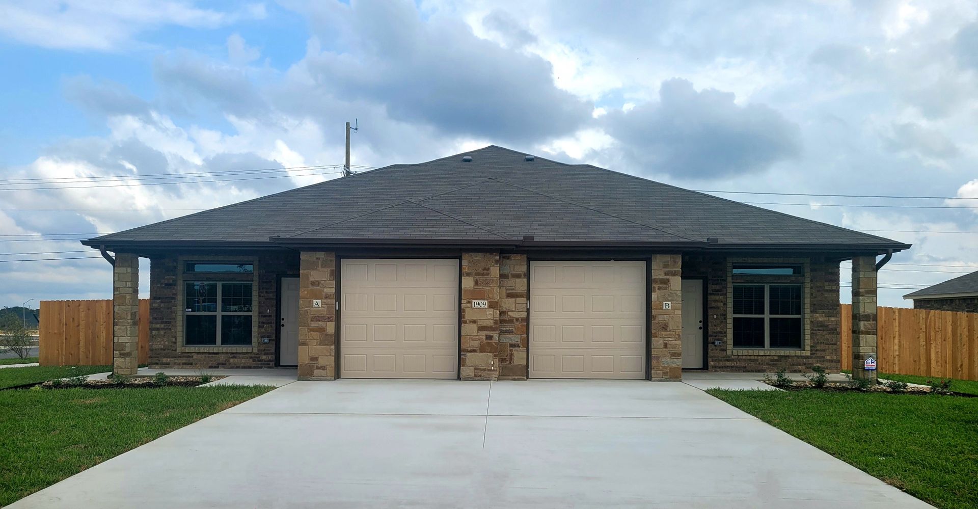 Harker Heights Multiplex: 1909 Caspian Trail - 1909 B Caspian Trail