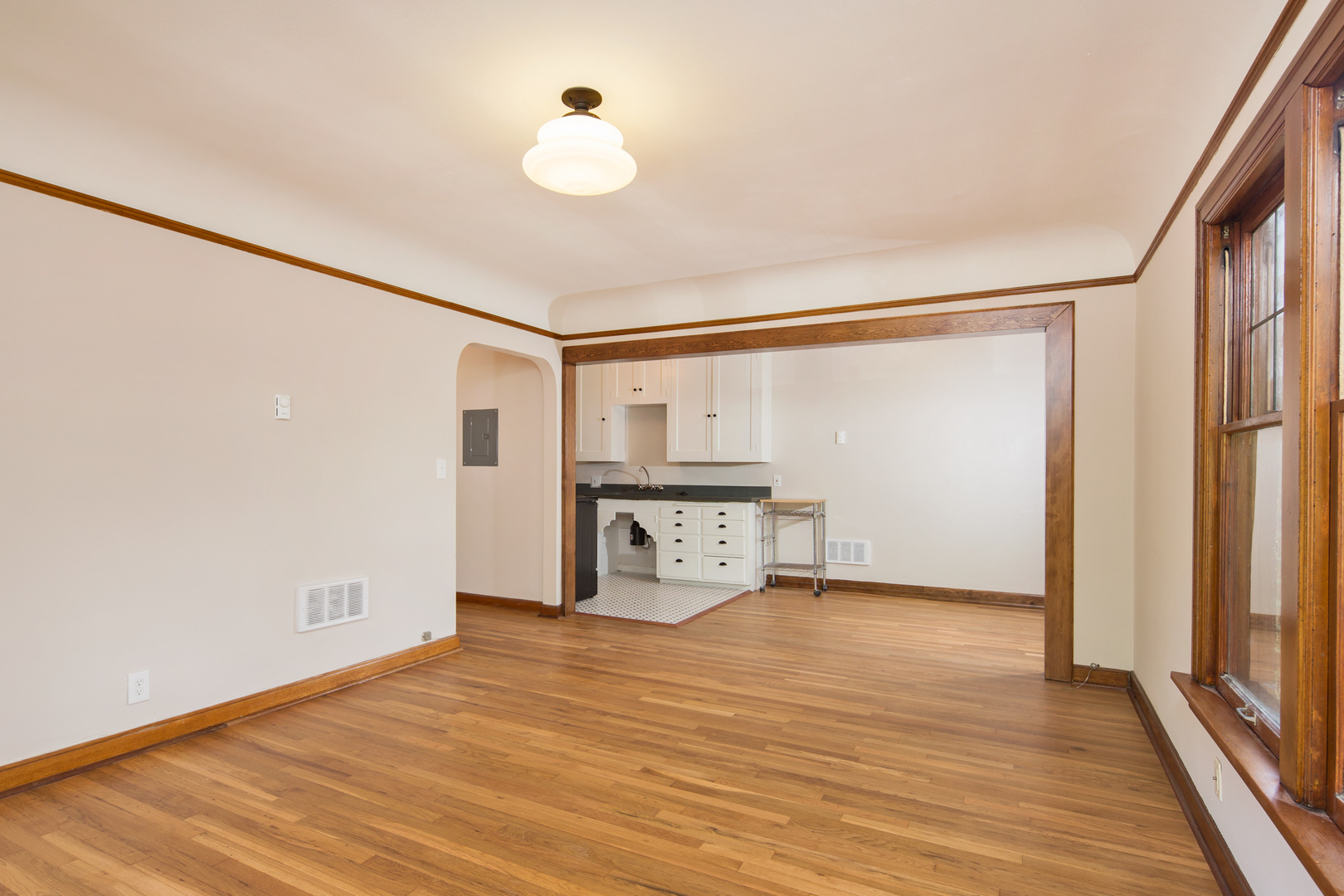Seattle Apartment: 1624 41st Avenue East
