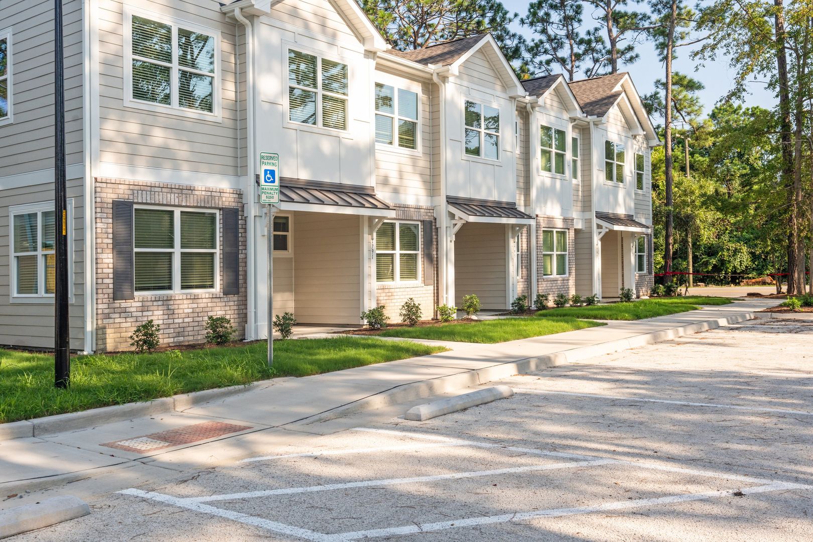 Wilmington Townhome: 5500 Wrightsville Ave