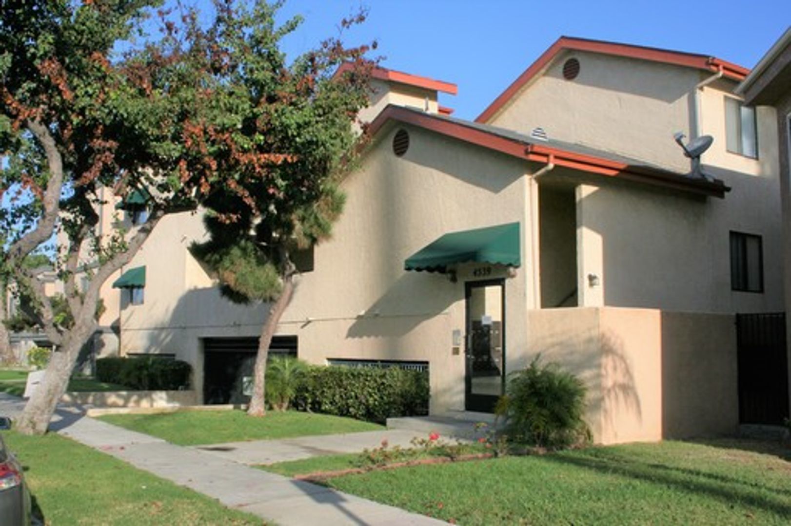 Lawndale Apartment: 4539 W. 159th Street