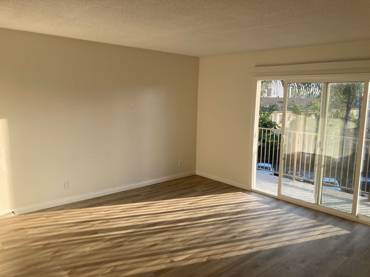 Long Beach Apartment: 650 Linden Avenue