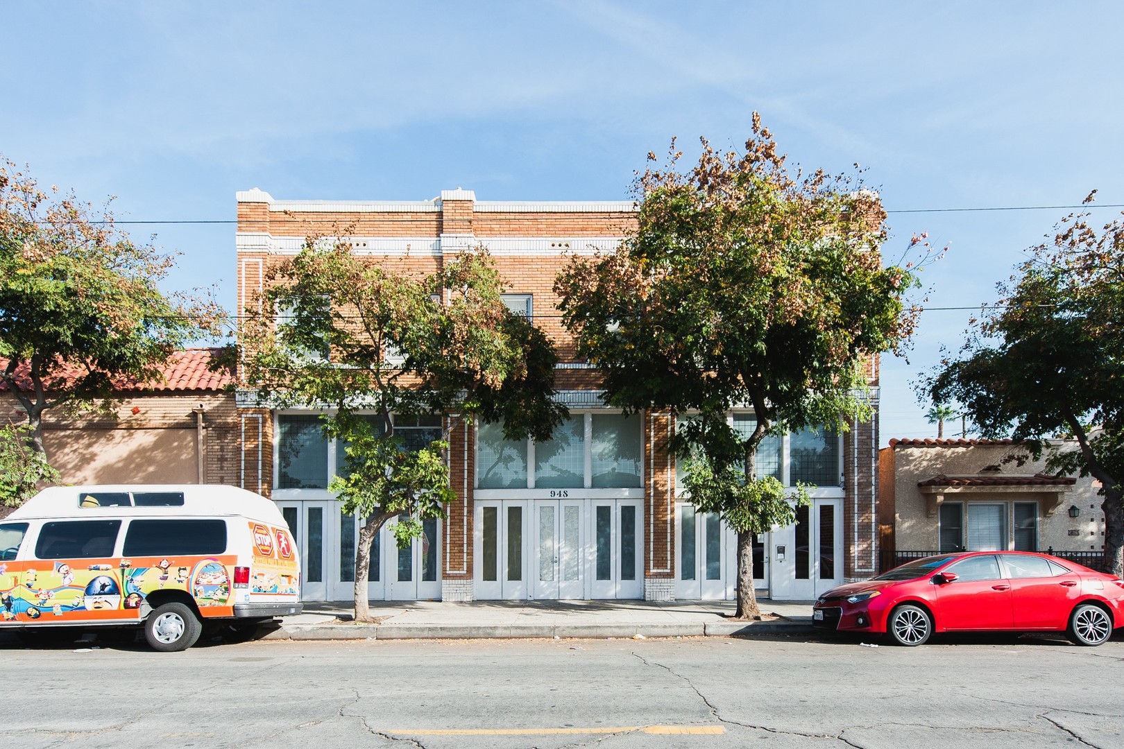 Long Beach Apartment: 946-950 Daisy Ave