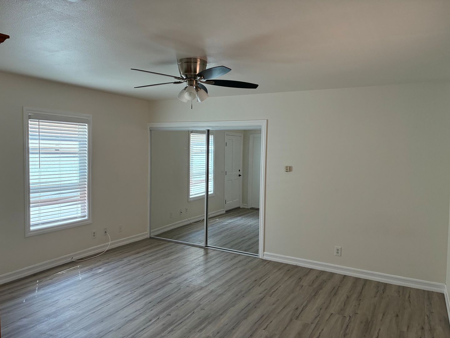 Long Beach Apartment: 932 - 938 Daisy Avenue