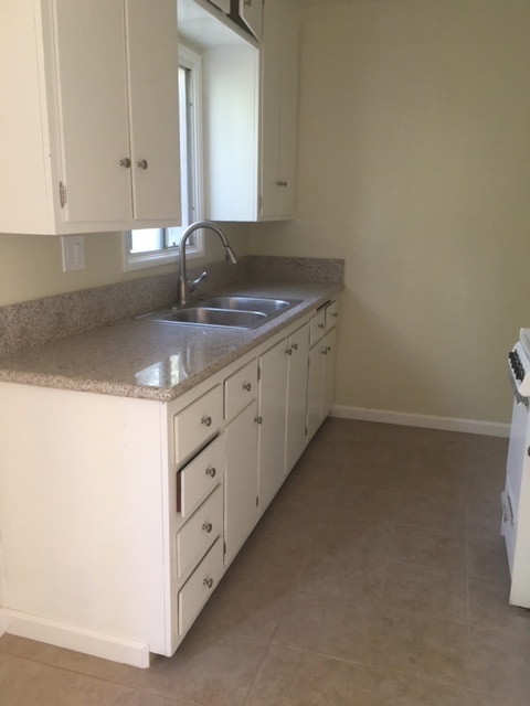 Redondo Beach Apartment: 2419 Rockefeller Lane