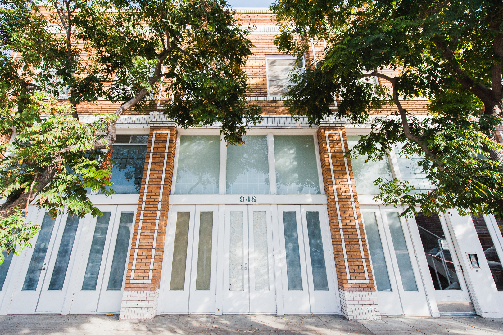 Long Beach Apartment: 946-950 Daisy Ave