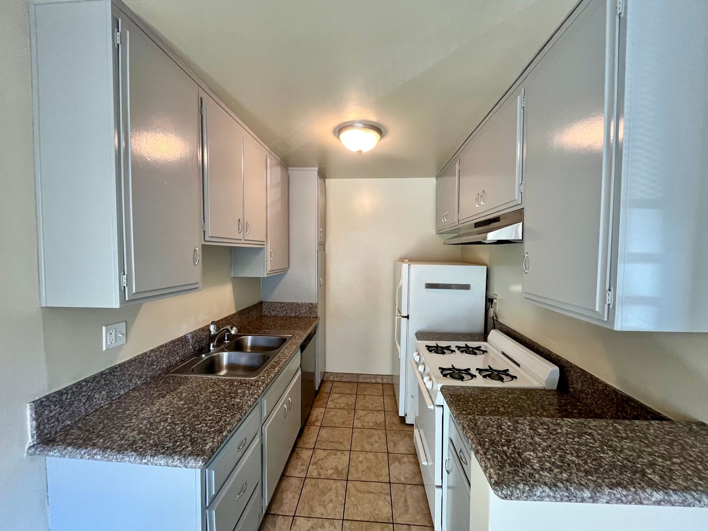 Los Angeles Apartment: 3352 Bagley Avenue