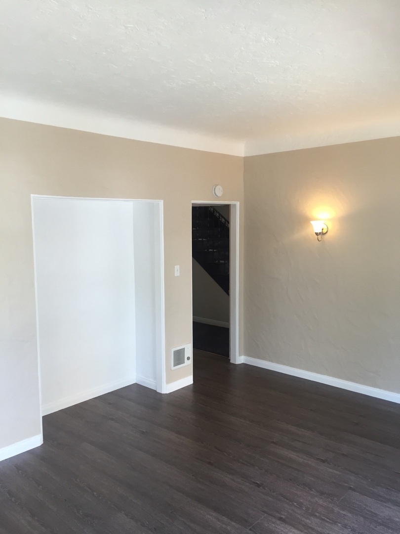 Long Beach Apartment: 230 E. 12th Street