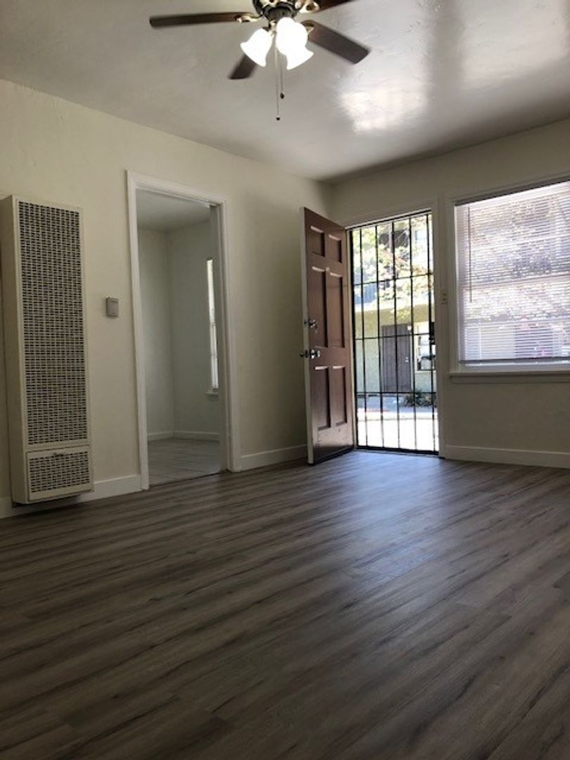 Long Beach Apartment: 1101 Elm Avenue
