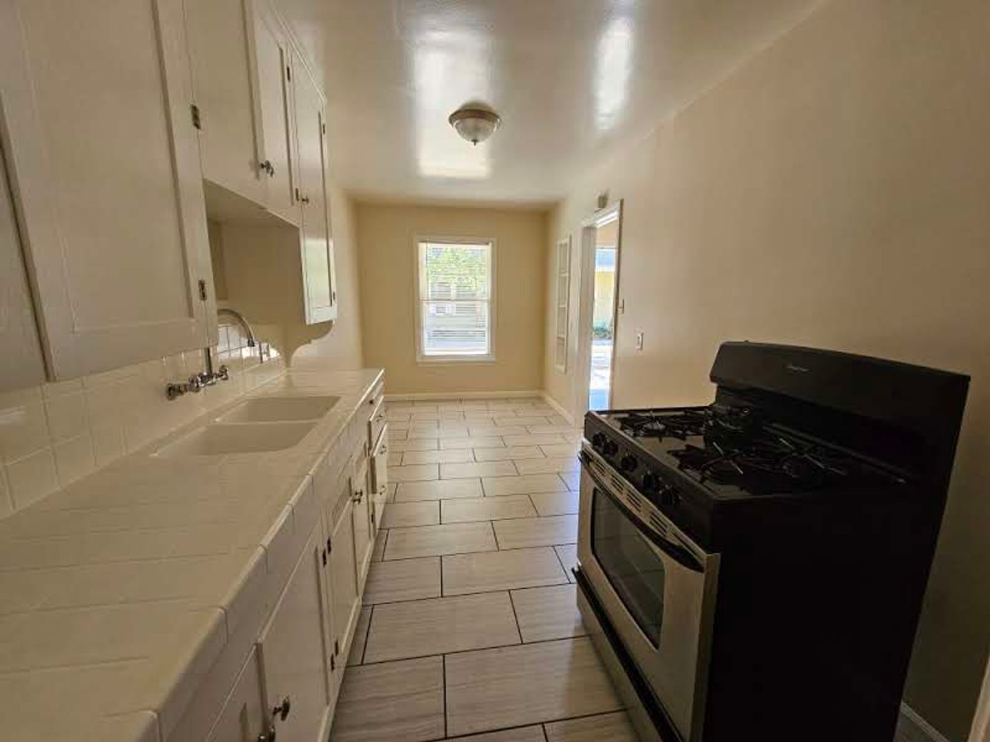 Long Beach Apartment: 1101 Elm Avenue