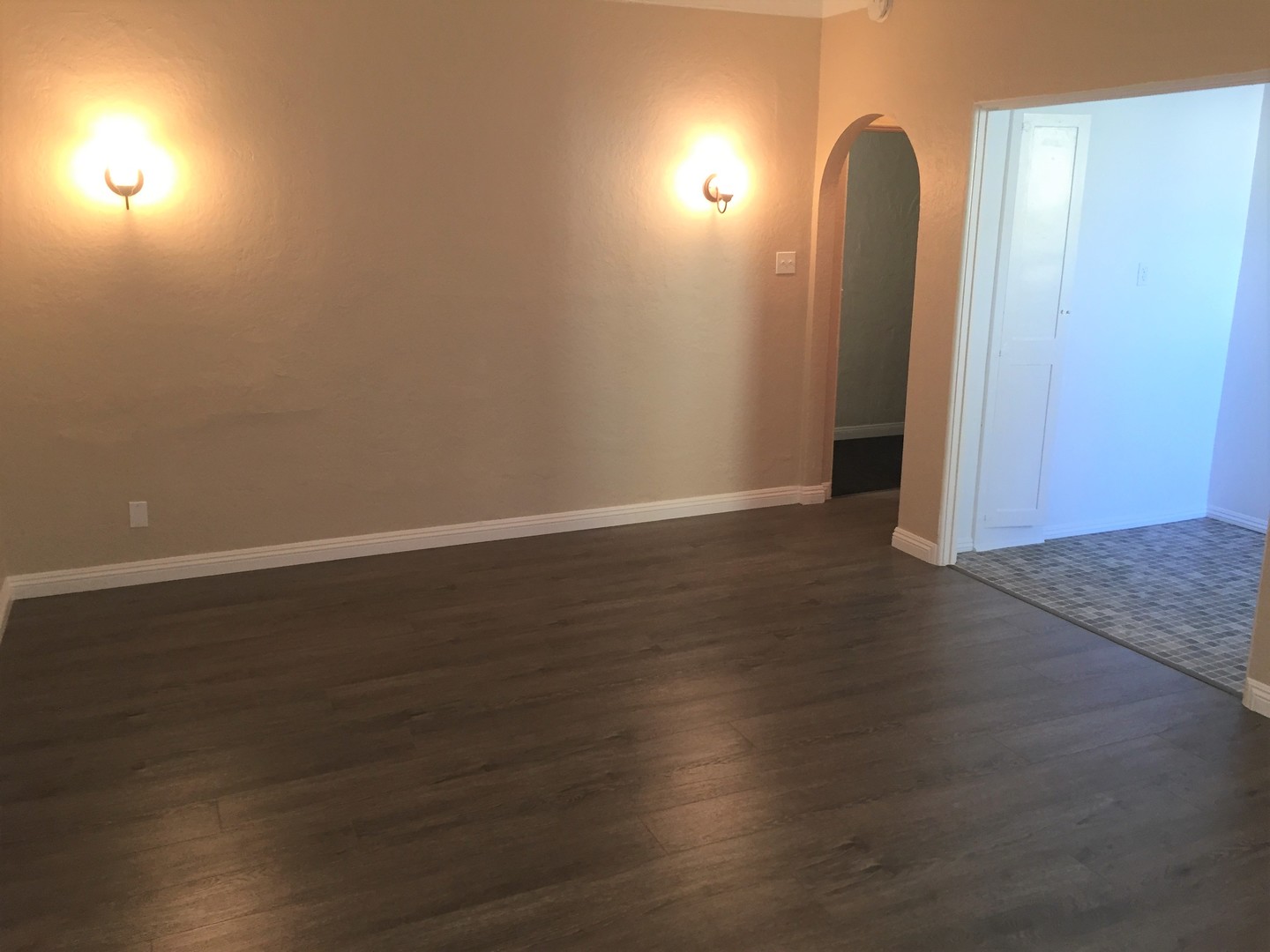 Long Beach Apartment: 230 E. 12th Street
