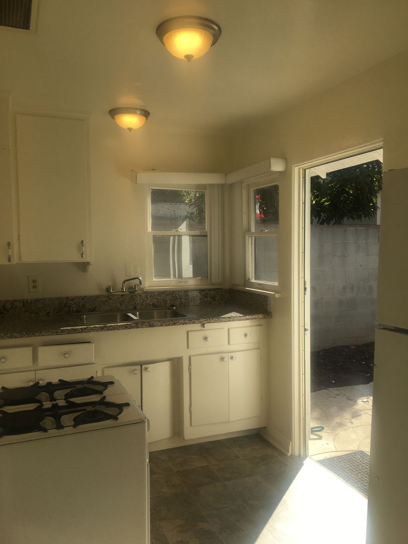 El Segundo Apartment: 742-742 1/2 Virginia Street