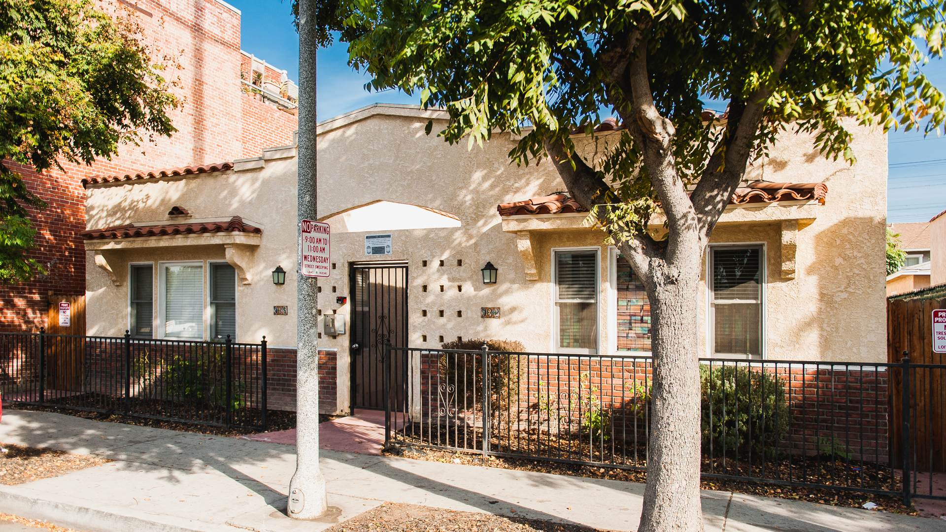 Long Beach Apartment: 932 - 938 Daisy Avenue