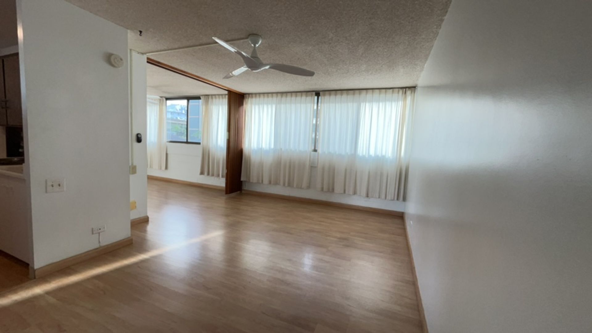 HONOLULU Condo: 1134 KINAU ST. UNIT 305