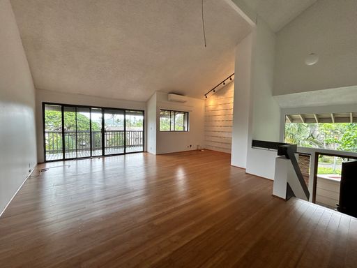 3 bedroom 2 Bath - spacious, split level home – photo 1