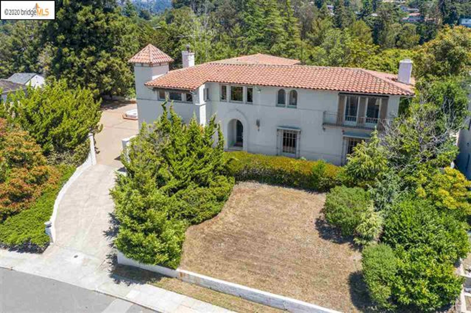 Piedmont House: 133 Bell Ave