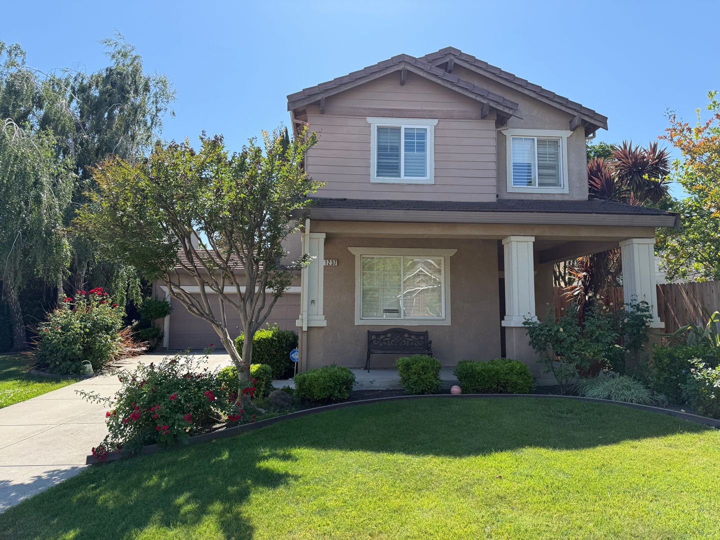 Tracy House: 1237 Crossroads Court