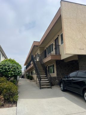 Charming studio apartment in the heart of Hillcrest with assigned parking! – photo 1