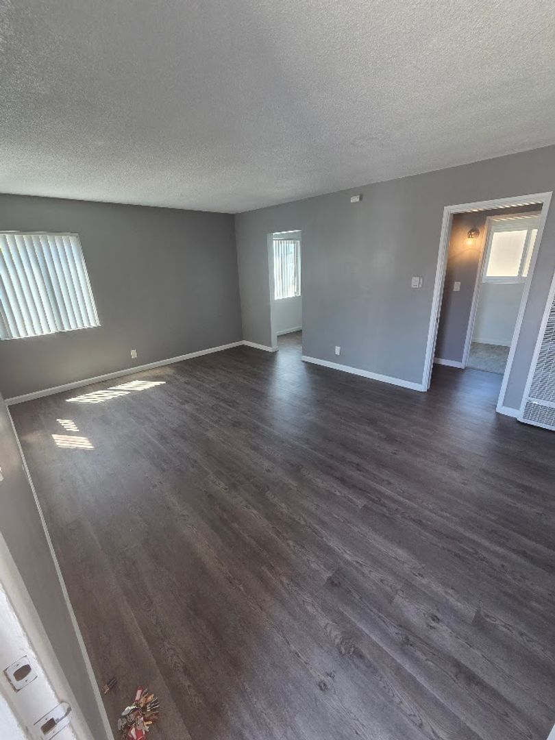 San Diego Apartment: 326 West University Ave.