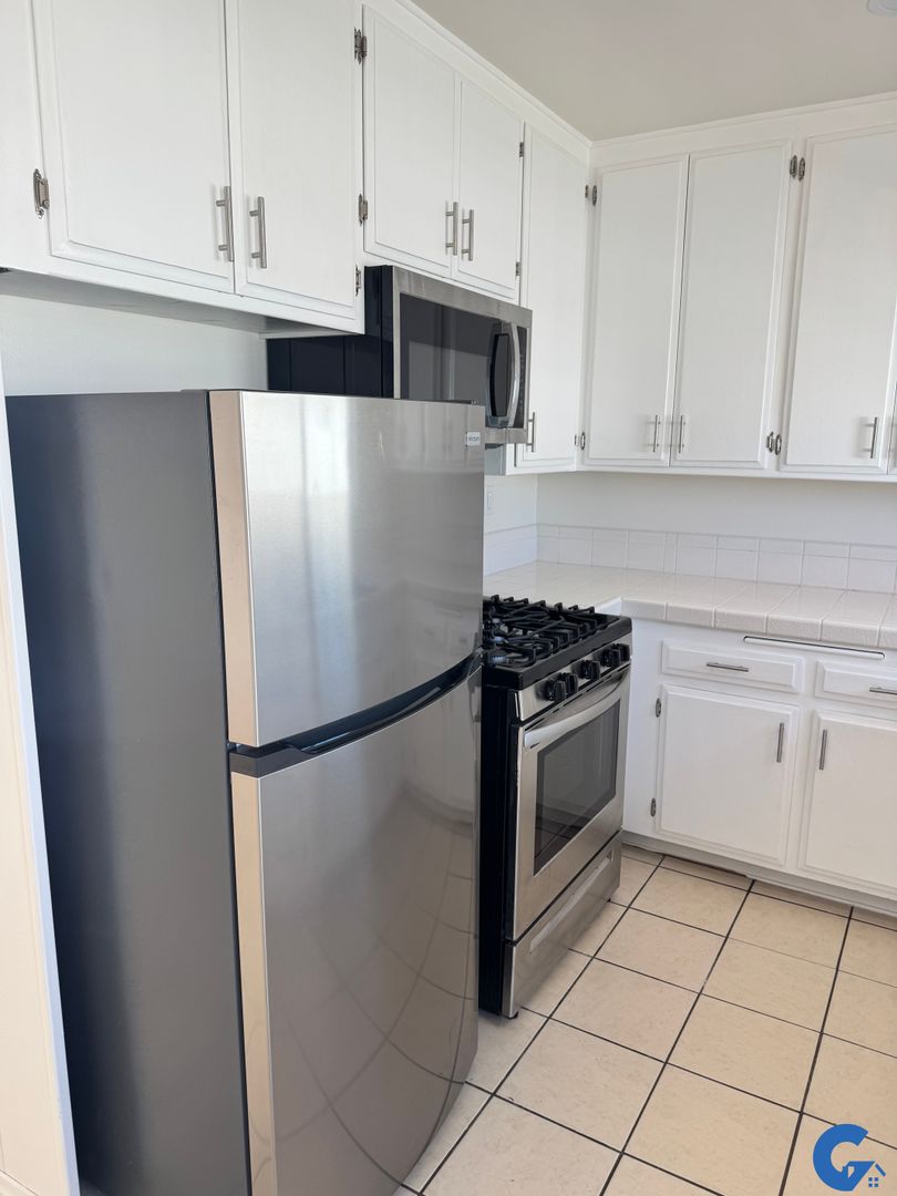 San Diego Apartment: 1550 Pacific Beach Dr.