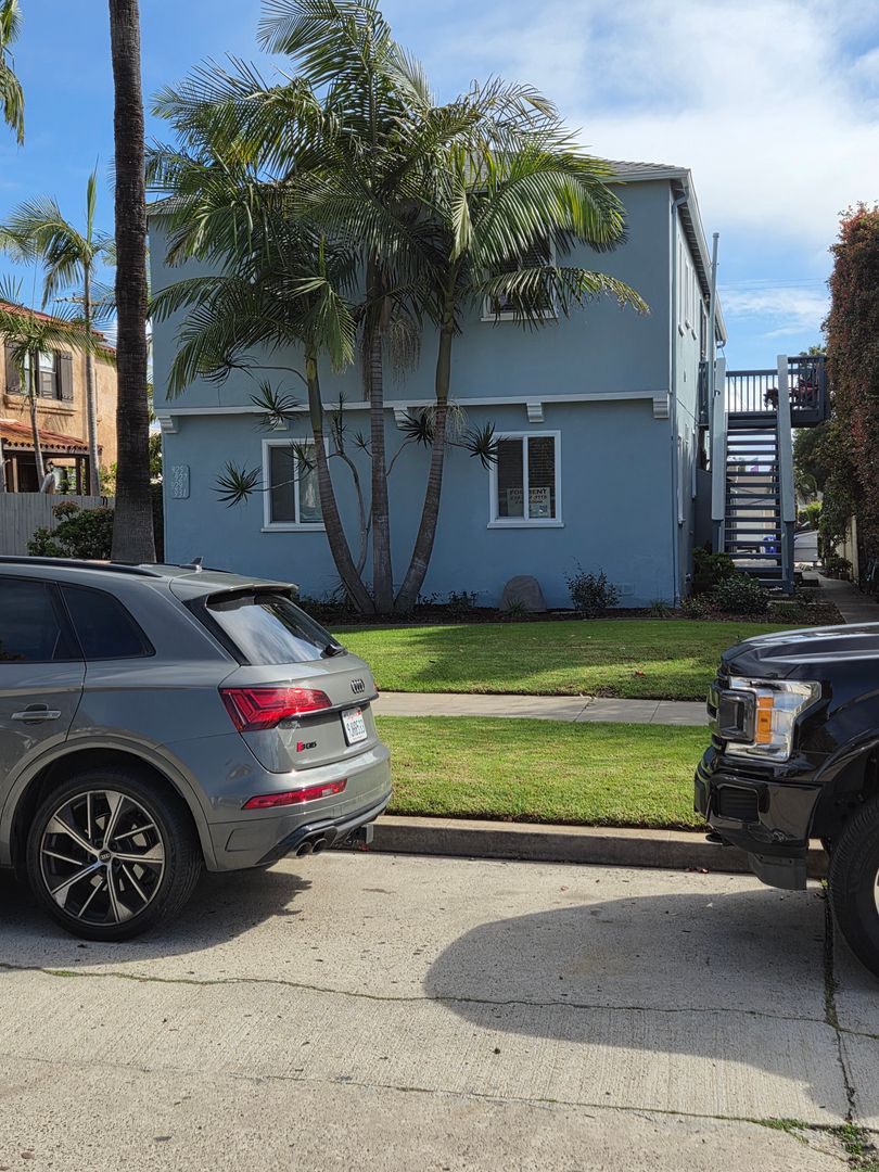 San Diego Apartment: 925 - 931 Law St