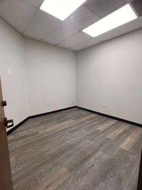 Salon Suites – photo 1