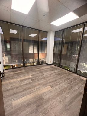 Salon Suite – photo 1