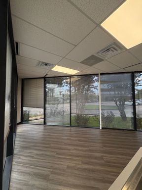 Office – photo 1