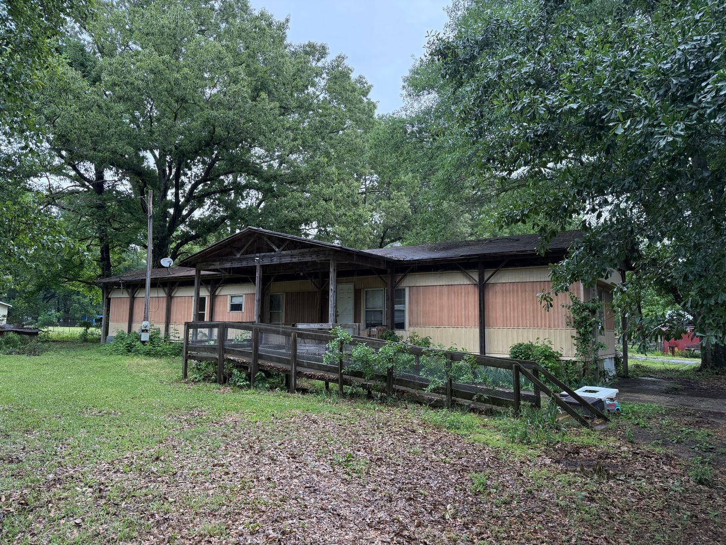 Ward House: 12277 Hwy 31 N.