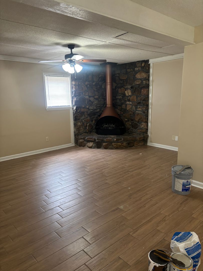 Jacksonville House: 2109 West Ln.