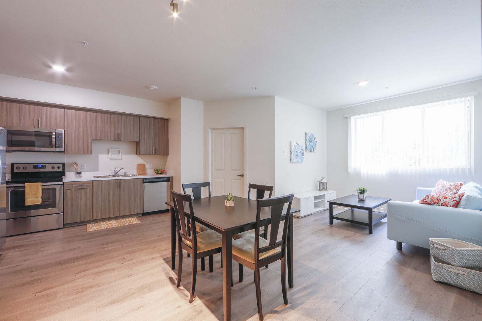 North Hollywood Apartment: 11430 Burbank Boulevard
