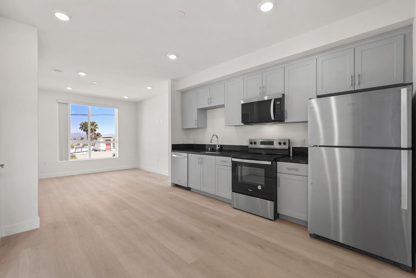 Los Angeles Apartment: 433 Rosenell Terrace