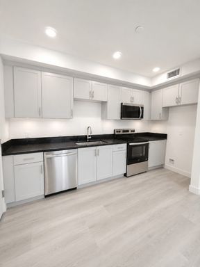 Now Leasing 2Bed+2Bth – photo 1